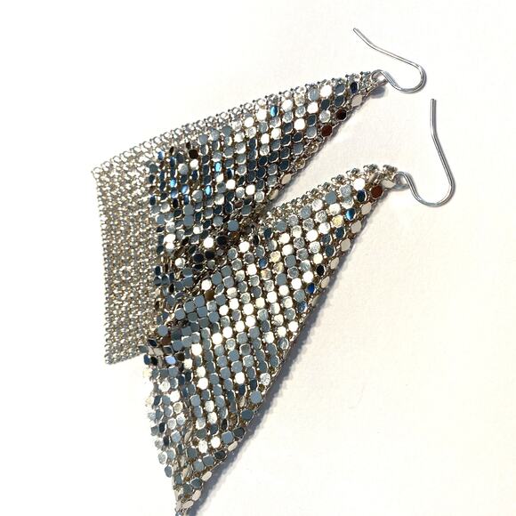 Vintage Liquid Silver Tone Metal Mesh Pierced Earrings Drop & Dangle Disco Style - Picture 3 of 9